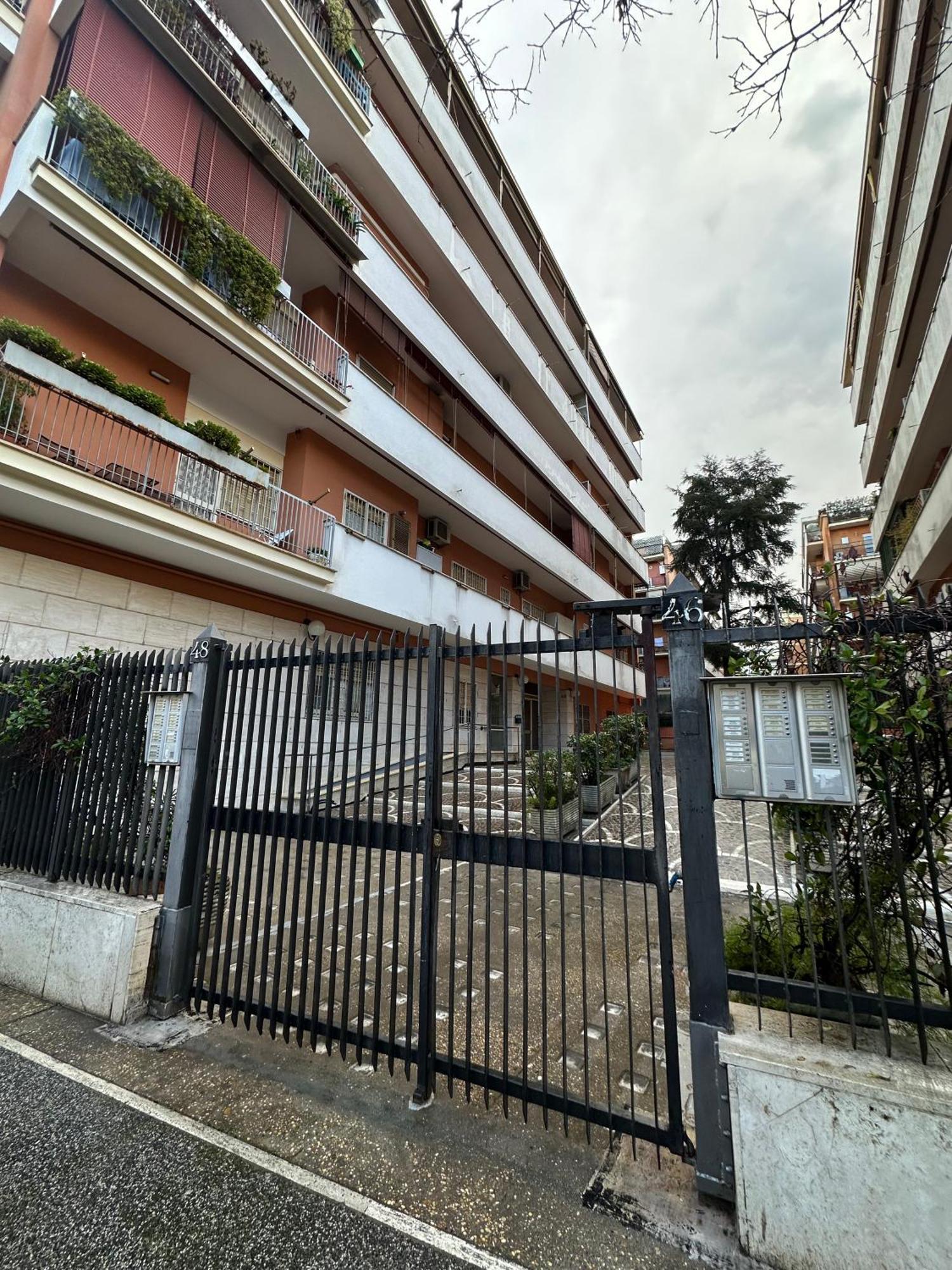 Apartment Ernest Loft - Metro Pietralata, Terrace & Parking